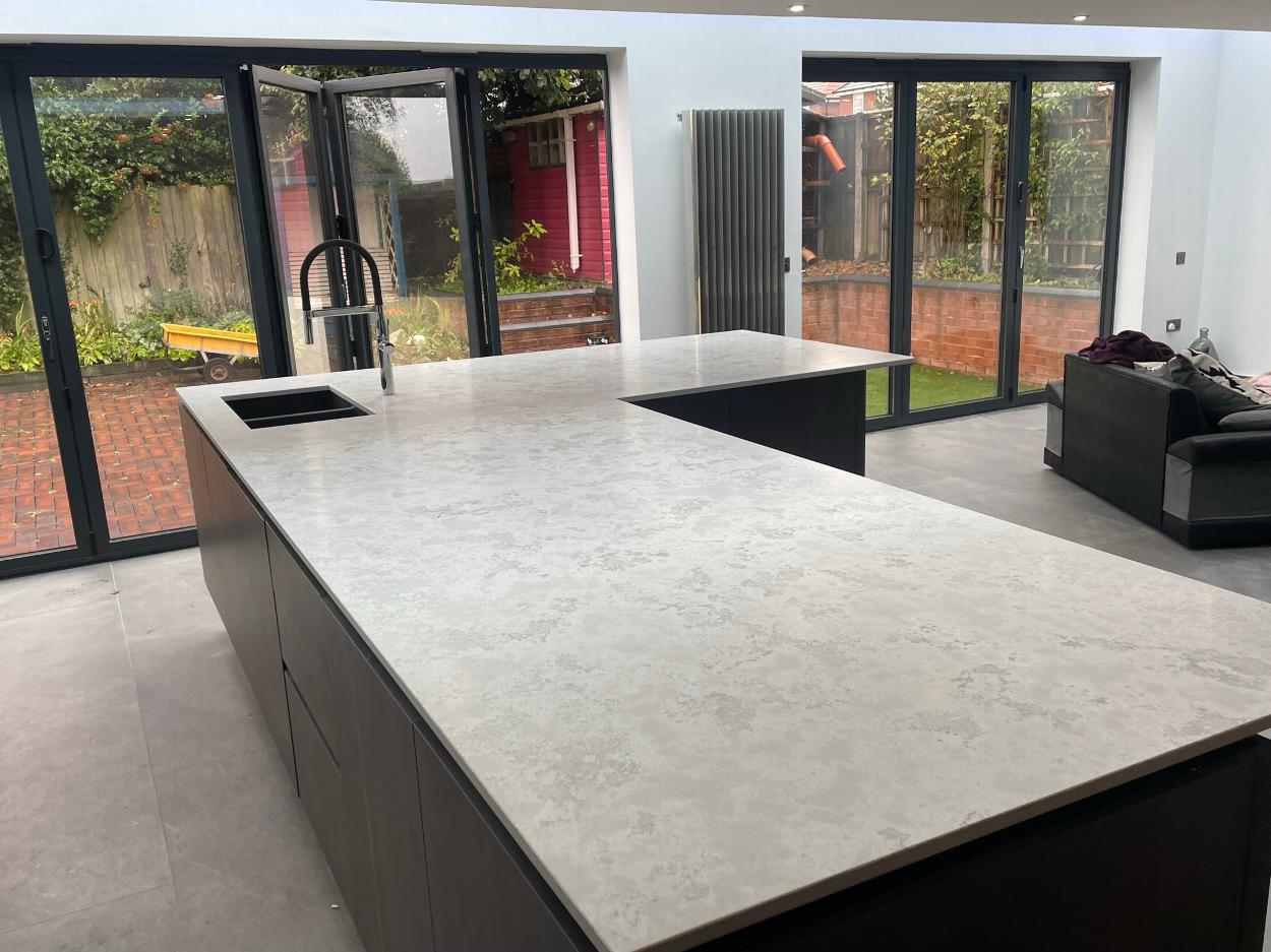 quartz kitchen worktop installer in Shrewsbury and West/East Midlands